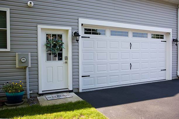 24/7 Emergency Garage Door Roller Replacement experts in Richland, MS